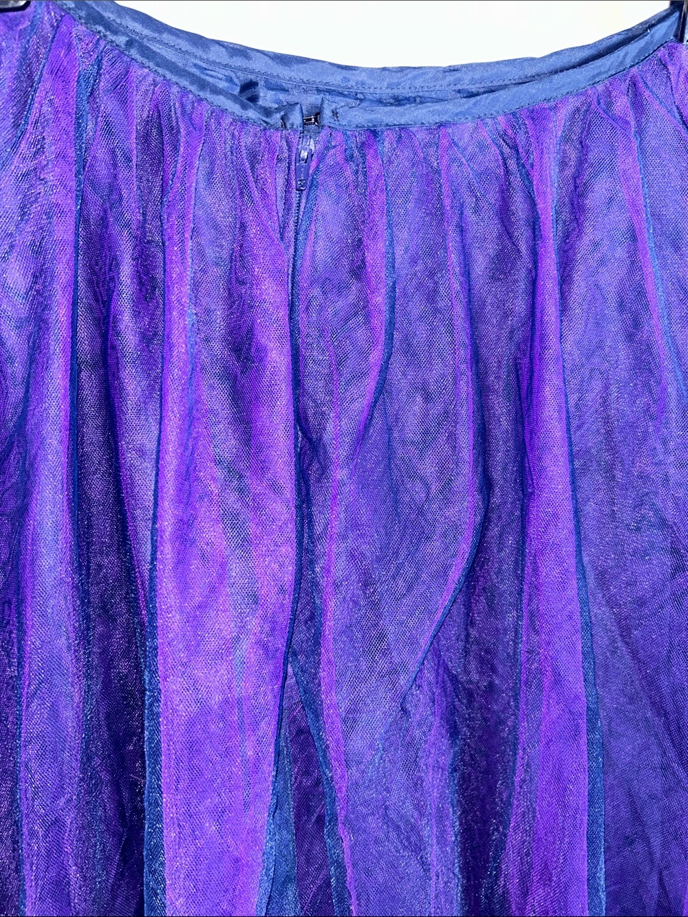 DJ Nights by Laura Ryner Two-Piece Sequin Purple & Navy Tulle Prom Gown size 3-4 - Picture 8 of 16